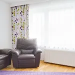 Apartment With Comfy Balcony