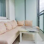 Apartment With Comfy Balcony